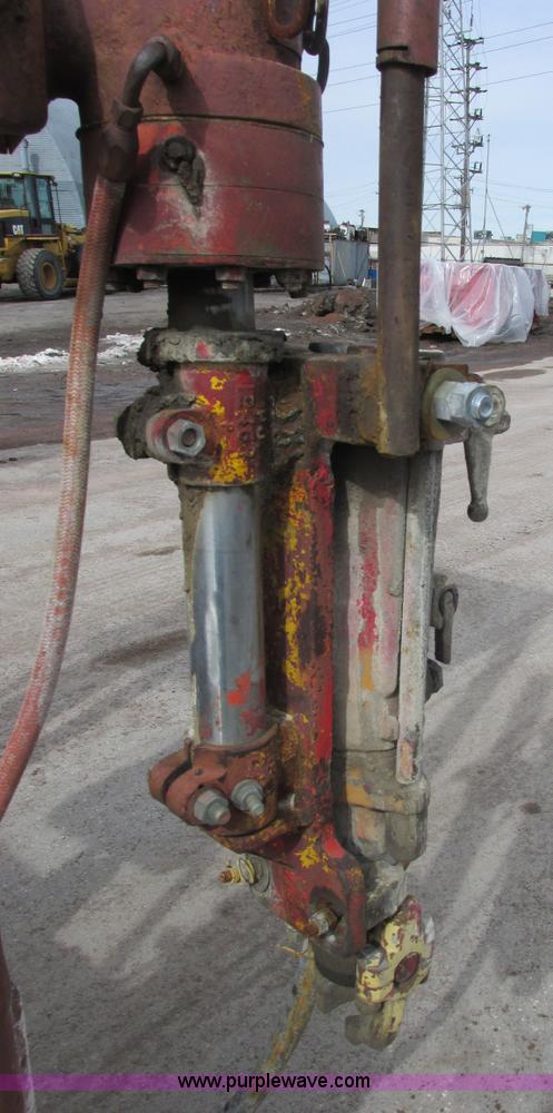 image for item H7731 1978 Schramm 160 Pneumatractor