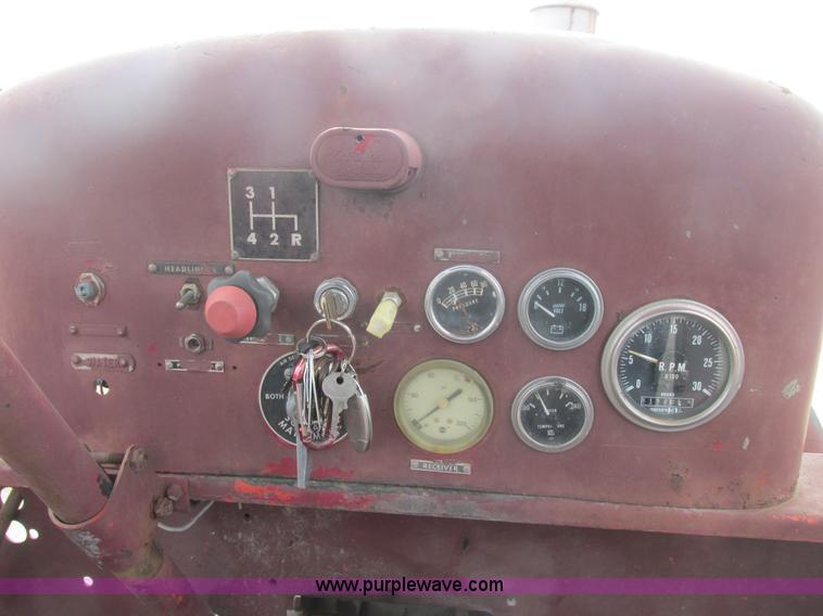 image for item H7731 1978 Schramm 160 Pneumatractor