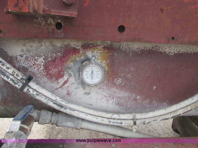 image for item H7731 1978 Schramm 160 Pneumatractor