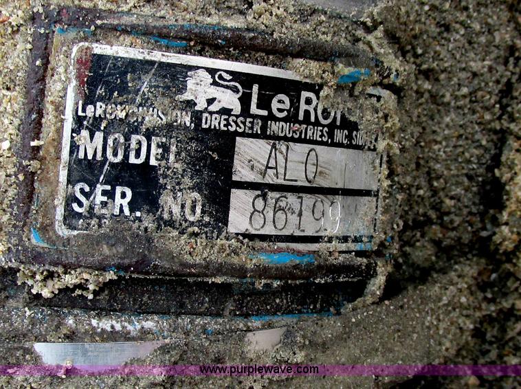 image for item H7731 1978 Schramm 160 Pneumatractor