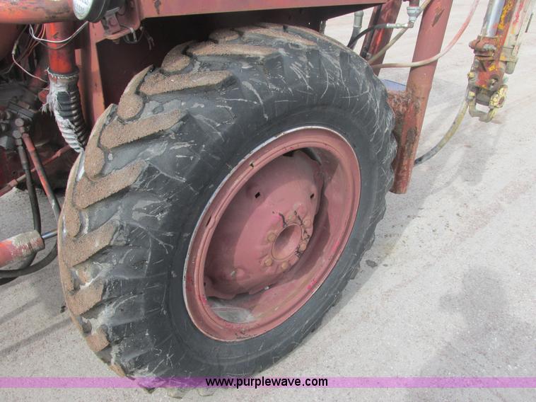 image for item H7731 1978 Schramm 160 Pneumatractor