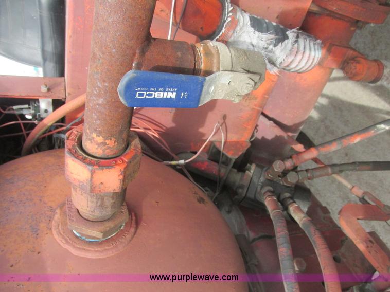 image for item H7731 1978 Schramm 160 Pneumatractor