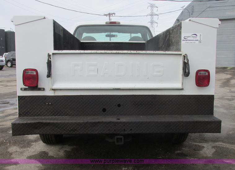 image for item H7732 2002 Ford F250 Super Duty XL utility truck