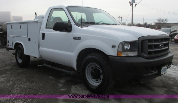 image for item H7732 2002 Ford F250 Super Duty XL utility truck