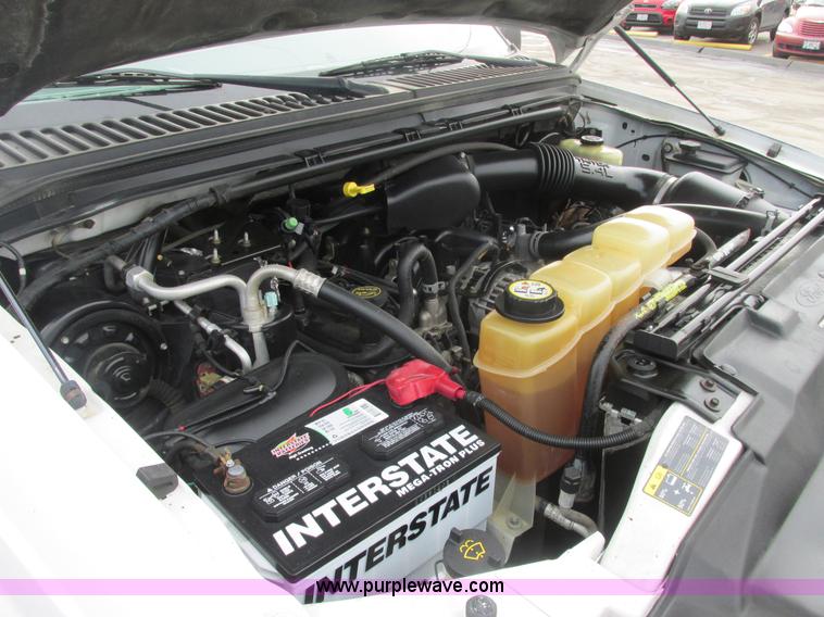 image for item H7732 2002 Ford F250 Super Duty XL utility truck