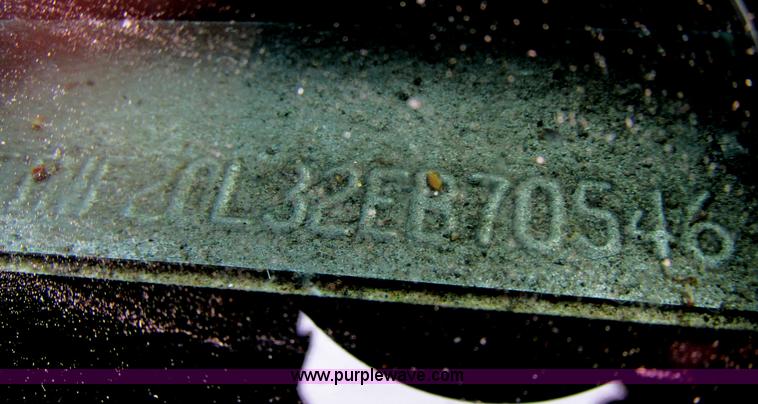 image for item H7732 2002 Ford F250 Super Duty XL utility truck