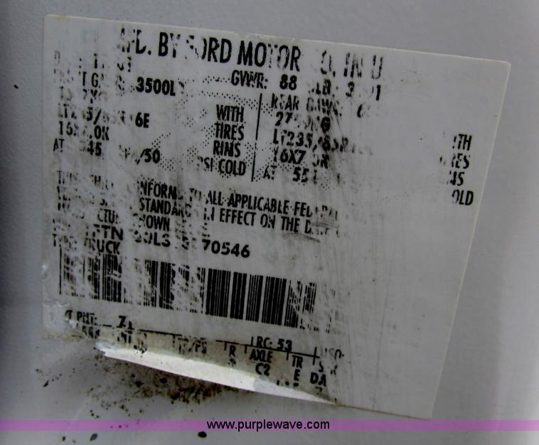 image for item H7732 2002 Ford F250 Super Duty XL utility truck