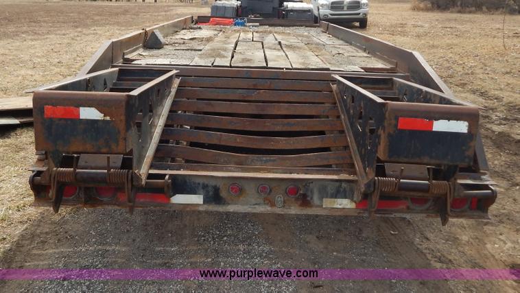 image for item I1133 2001 Trail King TK24-2300 trailer