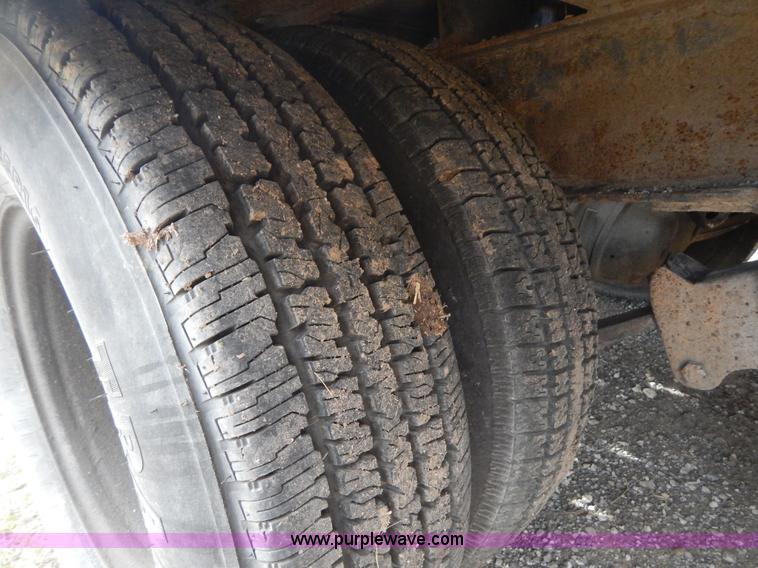 image for item I1133 2001 Trail King TK24-2300 trailer