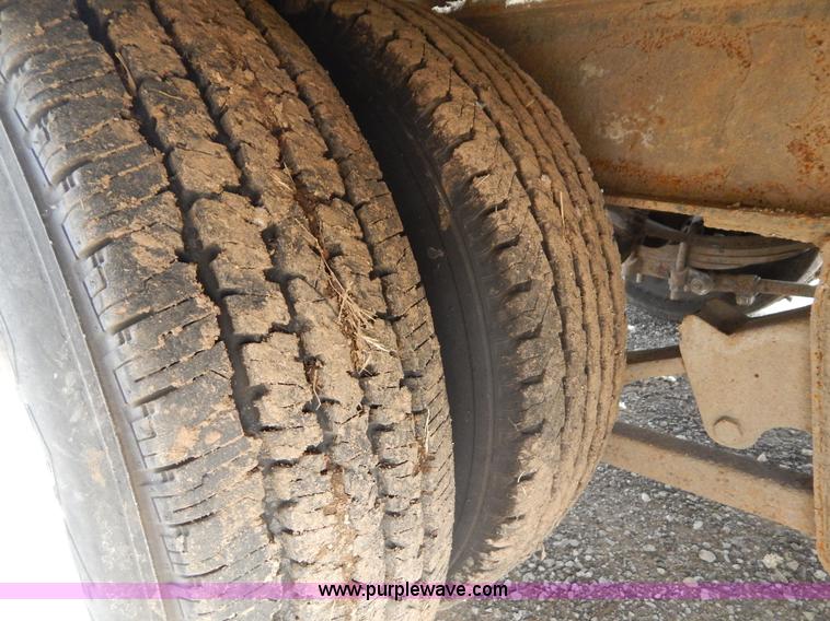 image for item I1133 2001 Trail King TK24-2300 trailer