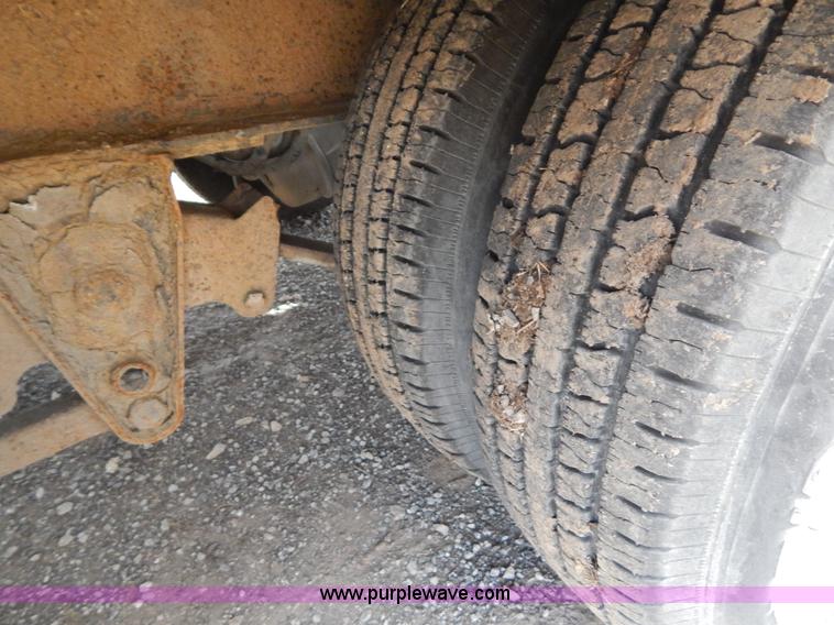 image for item I1133 2001 Trail King TK24-2300 trailer