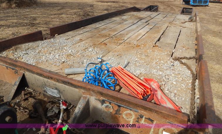 image for item I1133 2001 Trail King TK24-2300 trailer