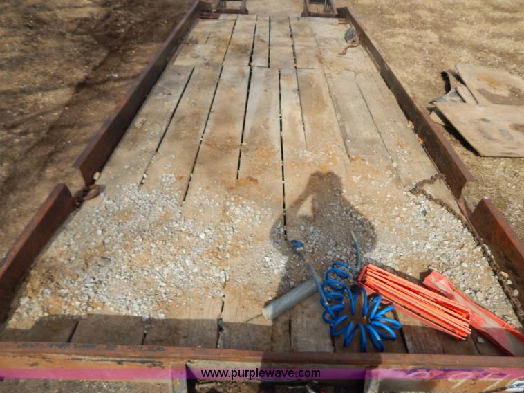 image for item I1133 2001 Trail King TK24-2300 trailer