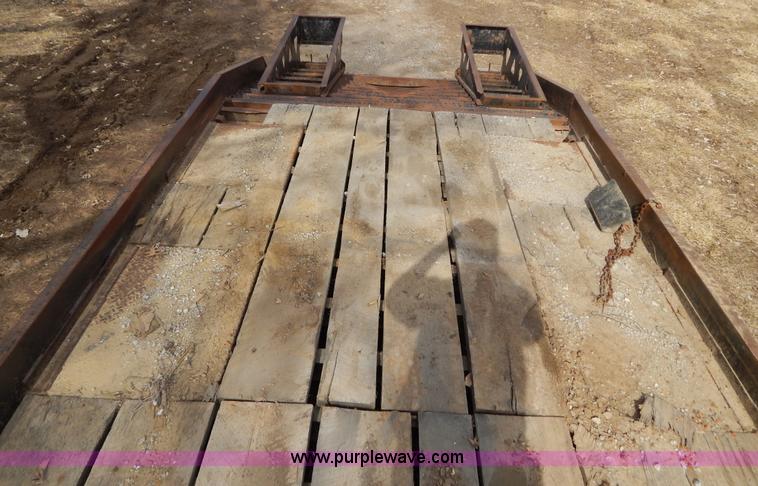 image for item I1133 2001 Trail King TK24-2300 trailer