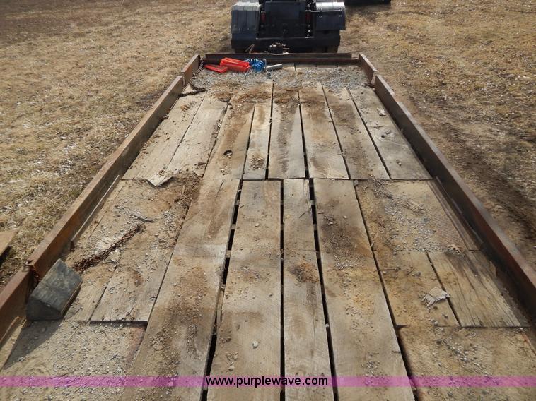 image for item I1133 2001 Trail King TK24-2300 trailer