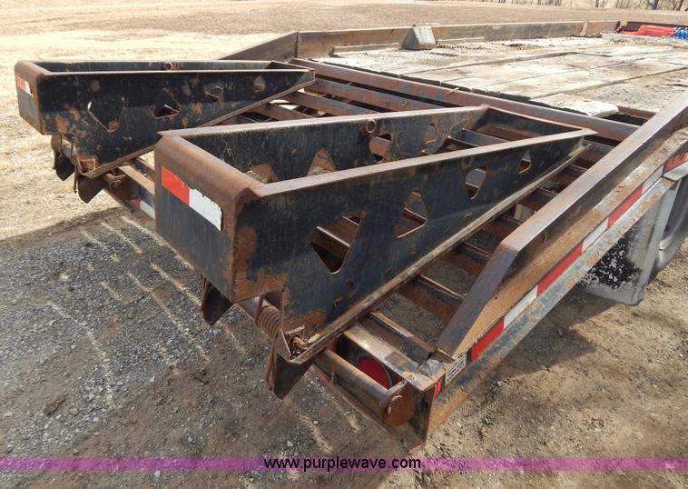 image for item I1133 2001 Trail King TK24-2300 trailer