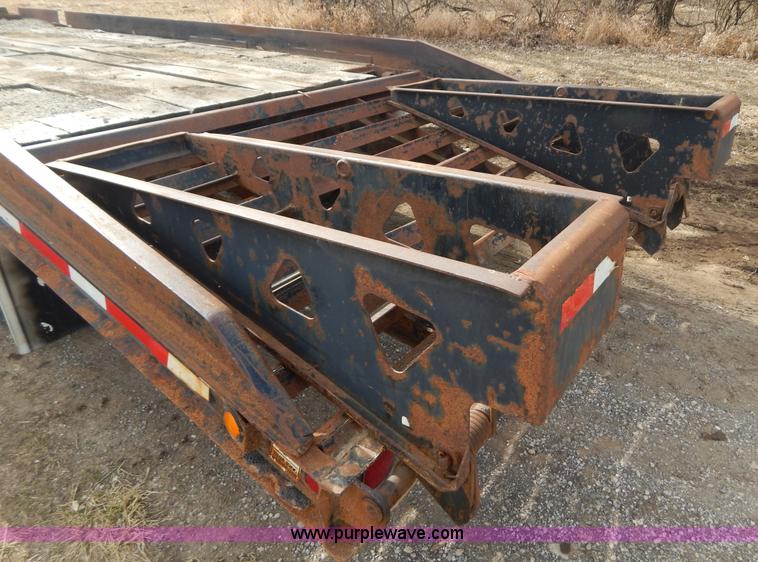 image for item I1133 2001 Trail King TK24-2300 trailer