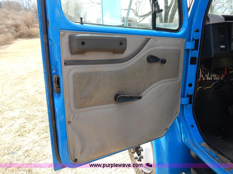 image for item I1134 1996 International 4900 flatbed truck with crane