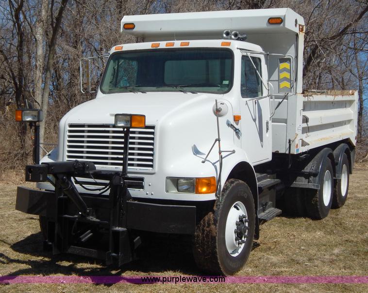 image for item I1135 1997 International 8100 dump truck