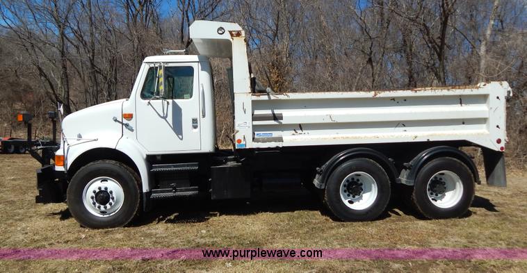 image for item I1135 1997 International 8100 dump truck