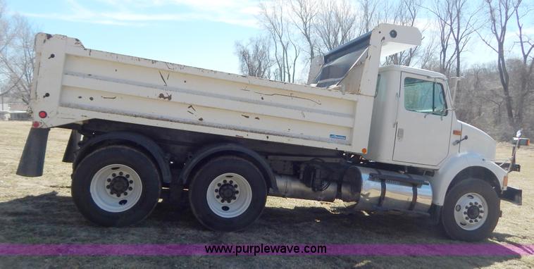 image for item I1135 1997 International 8100 dump truck
