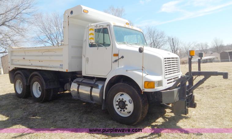 image for item I1135 1997 International 8100 dump truck