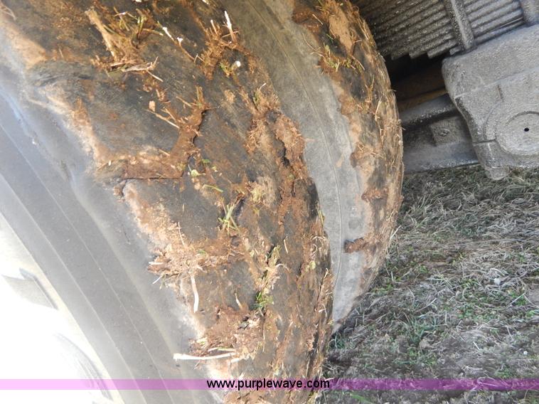 image for item I1135 1997 International 8100 dump truck