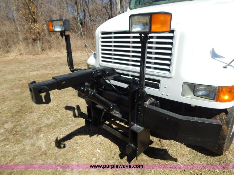 image for item I1135 1997 International 8100 dump truck