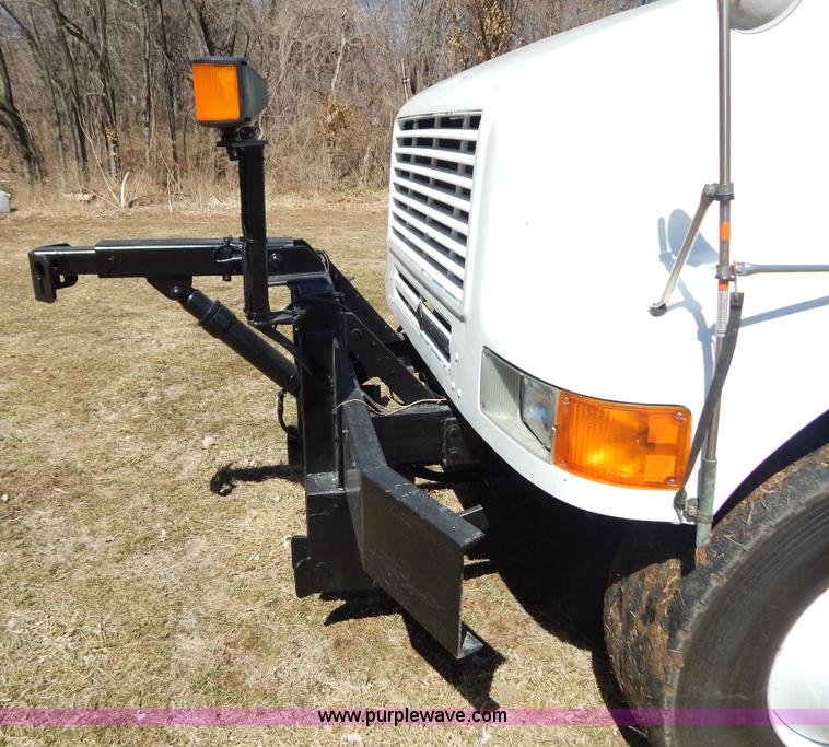 image for item I1135 1997 International 8100 dump truck