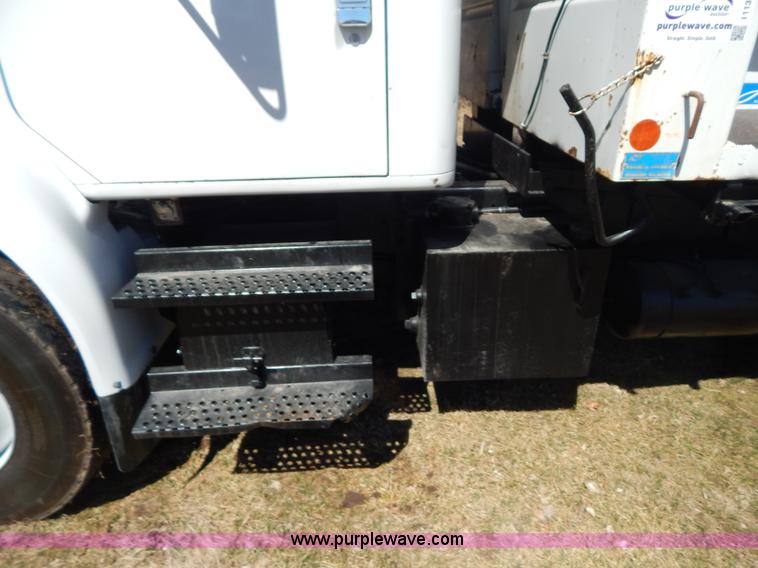 image for item I1135 1997 International 8100 dump truck