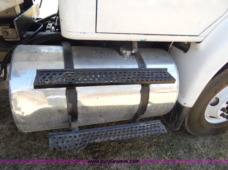 image for item I1135 1997 International 8100 dump truck