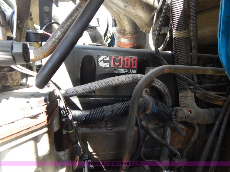 image for item I1135 1997 International 8100 dump truck