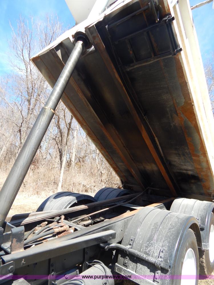 image for item I1135 1997 International 8100 dump truck