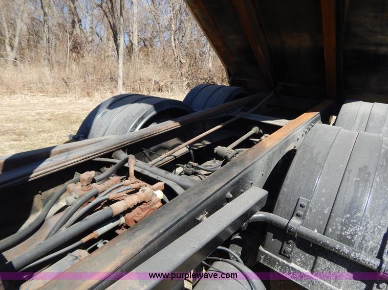 image for item I1135 1997 International 8100 dump truck