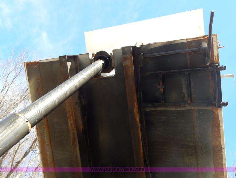 image for item I1135 1997 International 8100 dump truck