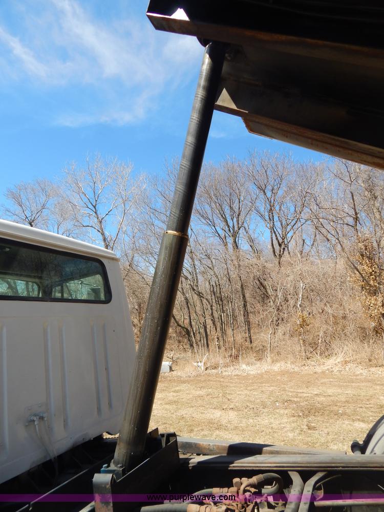 image for item I1135 1997 International 8100 dump truck