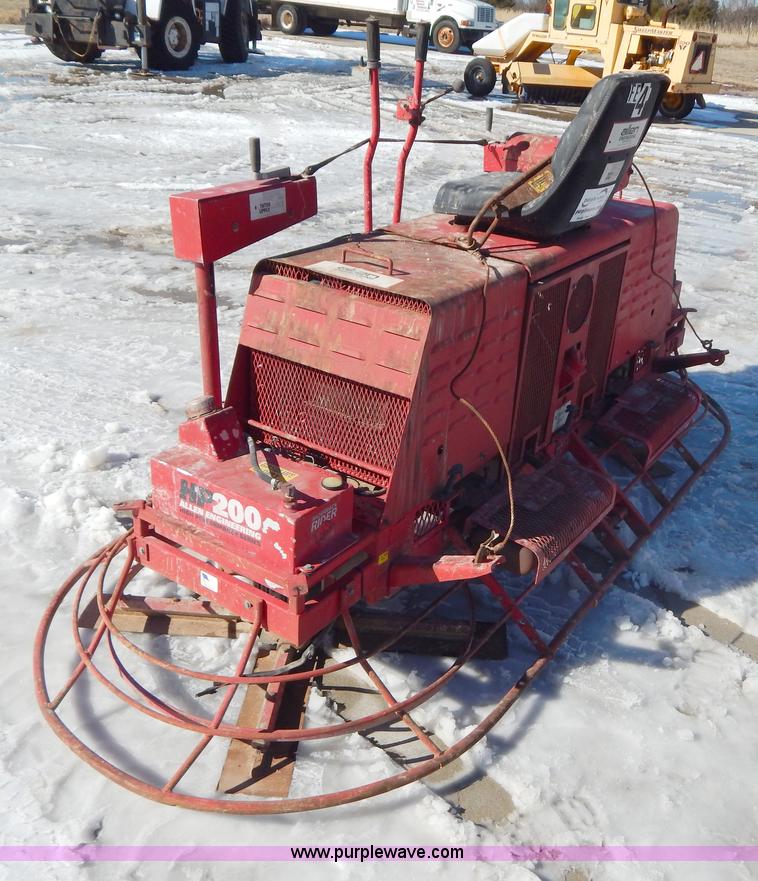 image for item I1150 Razorback HP200 B series 10' concrete trowel