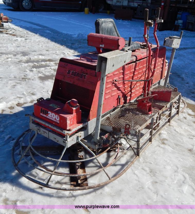 image for item I1151 Razorback HP200 B series 10' concrete trowel