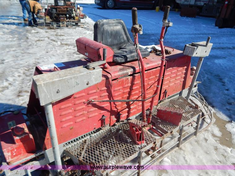 image for item I1151 Razorback HP200 B series 10' concrete trowel