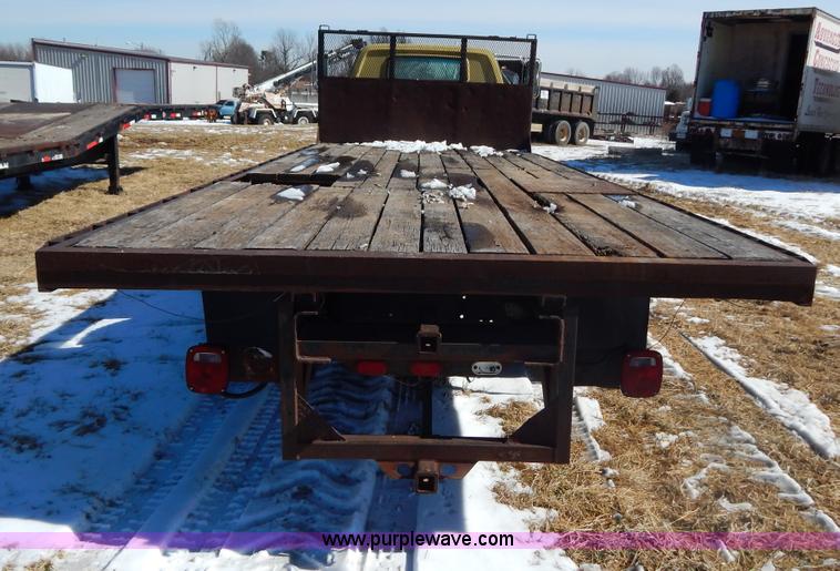 image for item I1157 1986 GMC TopKick 7000 flatbed truck