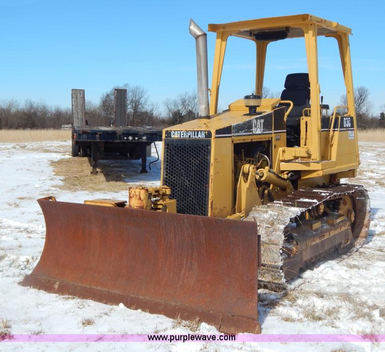 image for item I1159 1998 Caterpillar D3C dozer