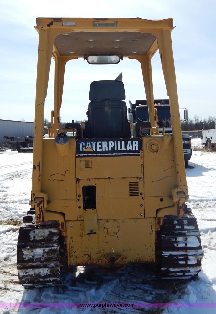 image for item I1159 1998 Caterpillar D3C dozer