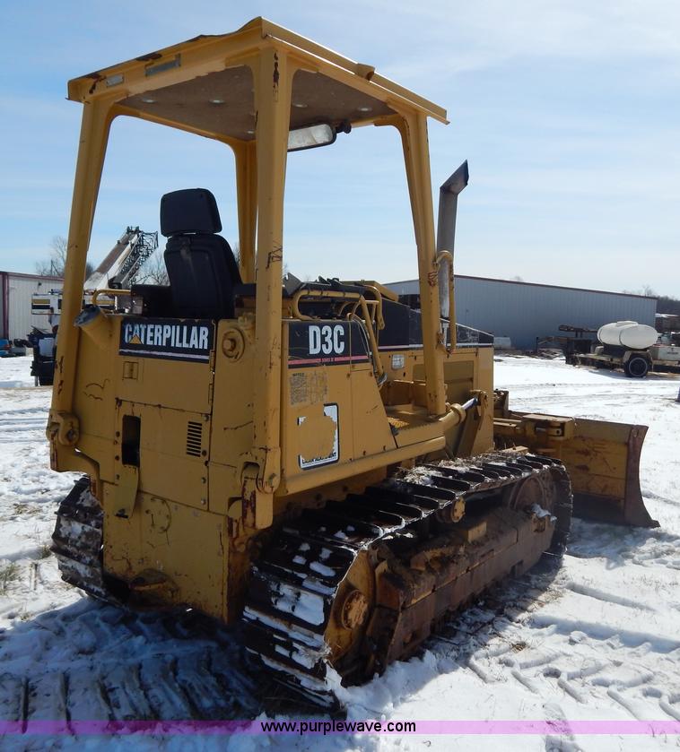image for item I1159 1998 Caterpillar D3C dozer