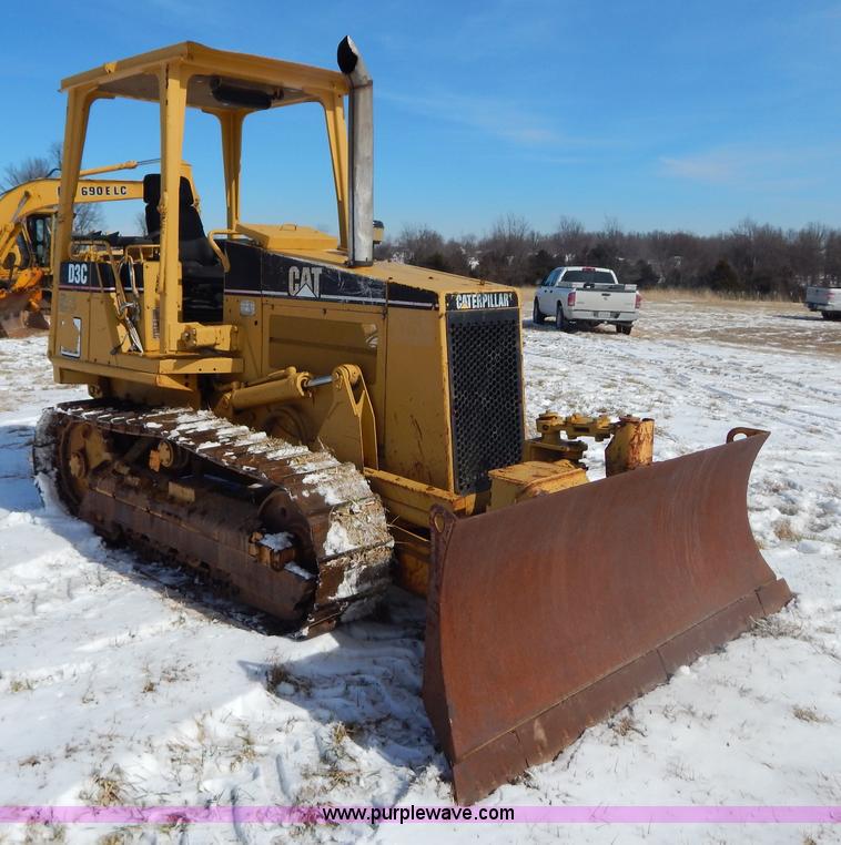 image for item I1159 1998 Caterpillar D3C dozer