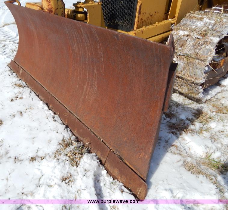 image for item I1159 1998 Caterpillar D3C dozer