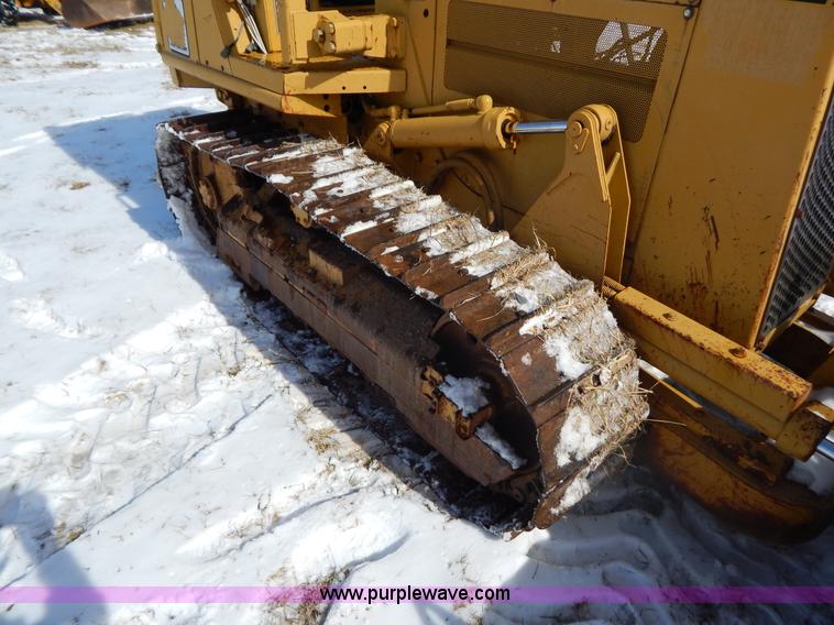 image for item I1159 1998 Caterpillar D3C dozer