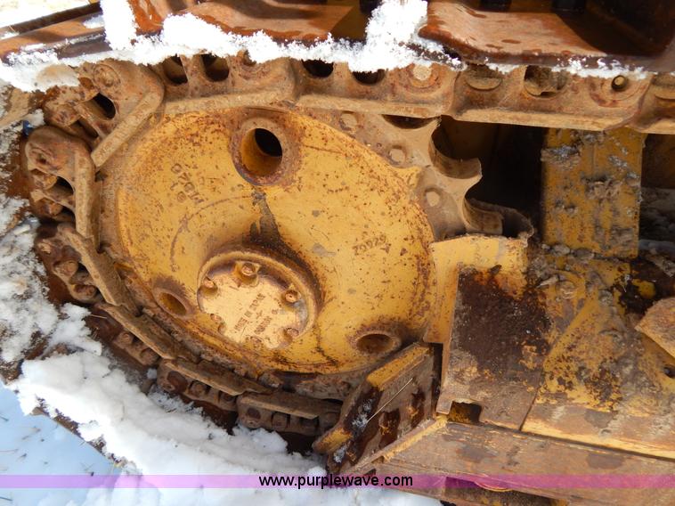 image for item I1159 1998 Caterpillar D3C dozer