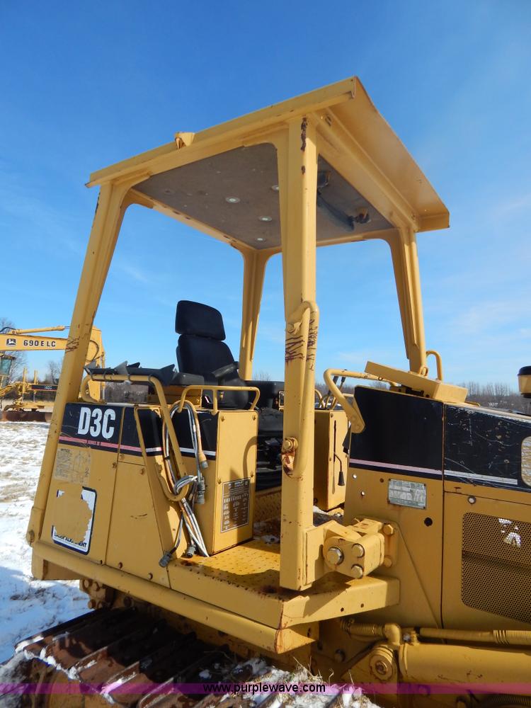 image for item I1159 1998 Caterpillar D3C dozer