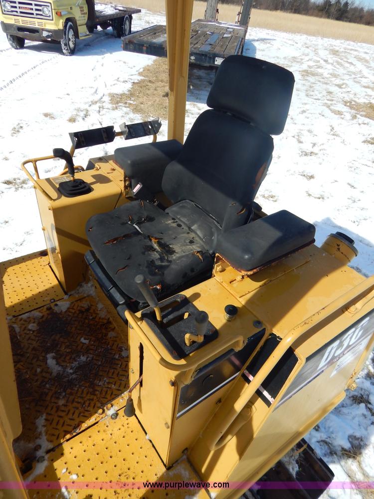 image for item I1159 1998 Caterpillar D3C dozer