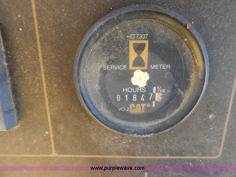 image for item I1159 1998 Caterpillar D3C dozer